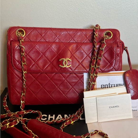 Chanel vintage red lambskin shoulder bag - Picture 2 of 11